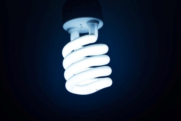 ¿Cómo ahorrar luz en casa? 6 consejos útiles