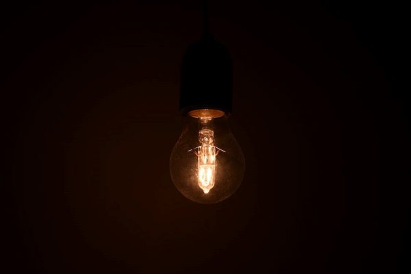 Consejos y trucos para ahorrar en tu factura de la luz